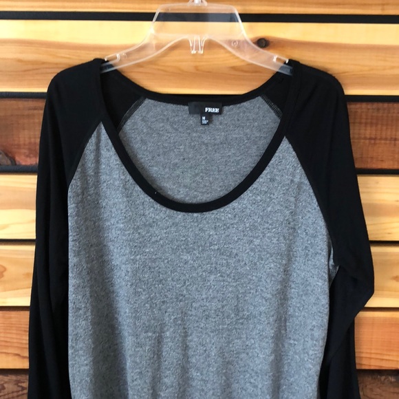 Aritzia Wilfred Free tee. - Picture 3 of 4